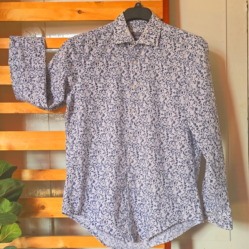 Van Heusen Button Down Men's Dress shirt